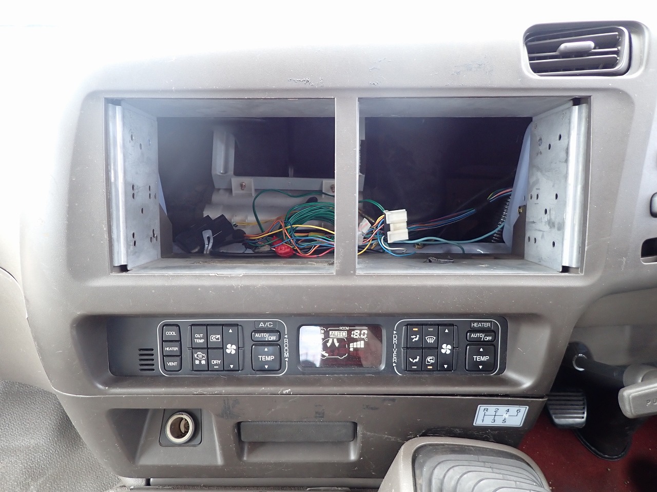 MITSUBISHI Rosa