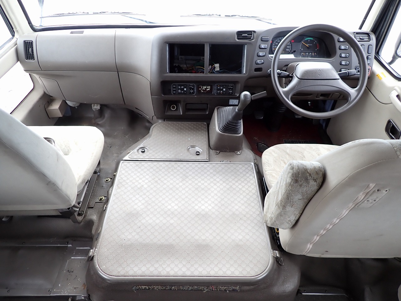 MITSUBISHI Rosa