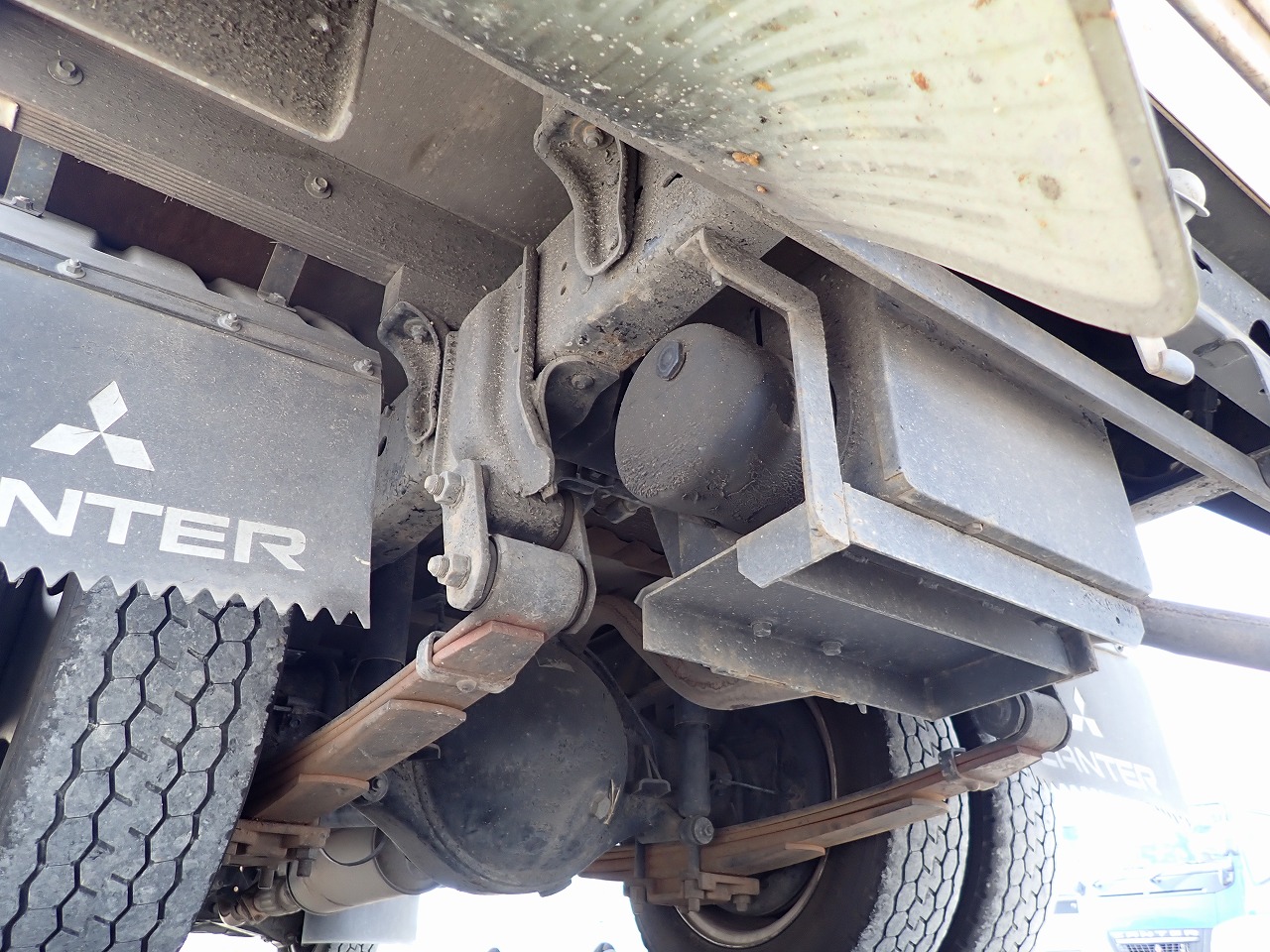 MITSUBISHI Canter