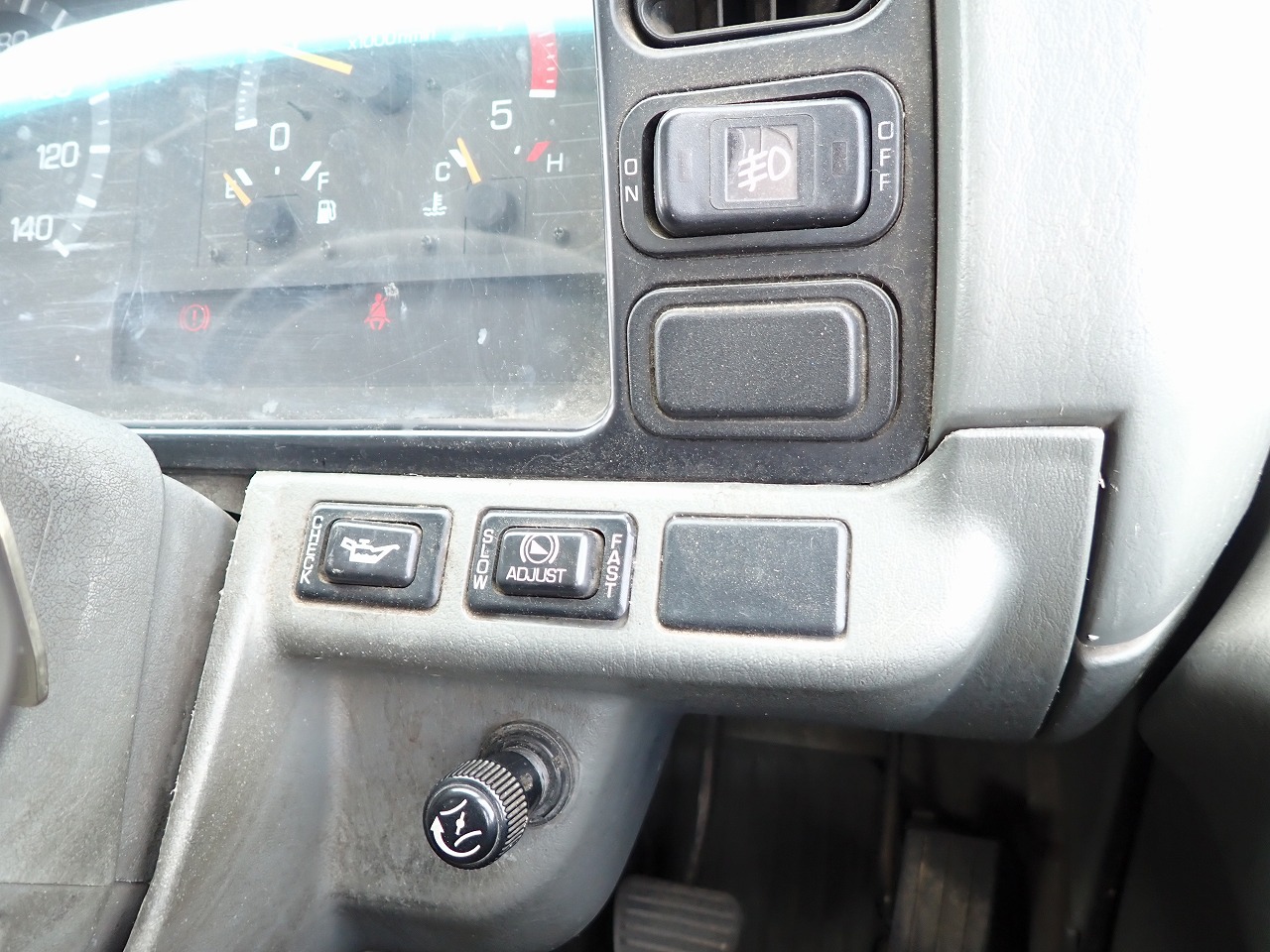 MITSUBISHI Canter