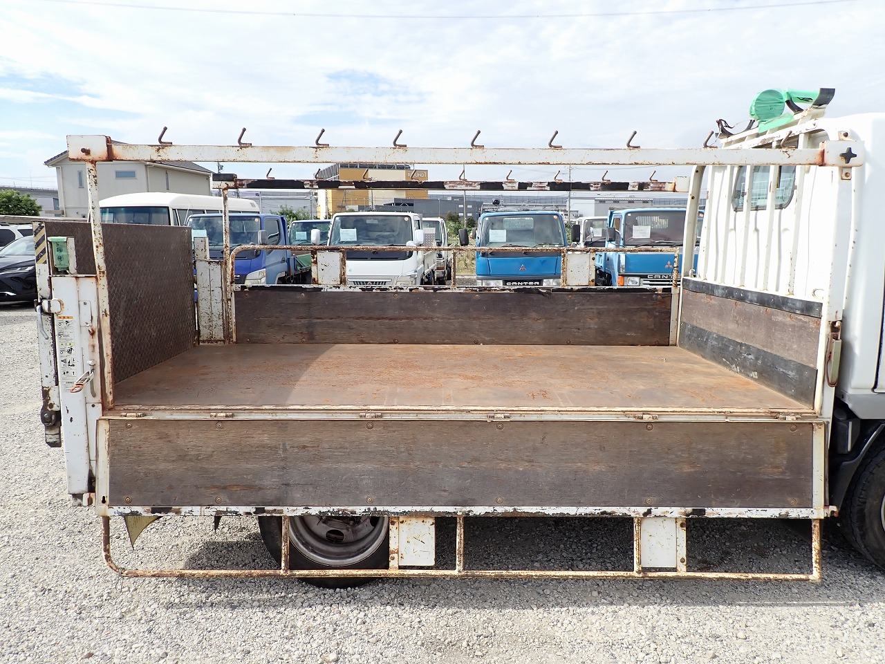 MITSUBISHI Canter