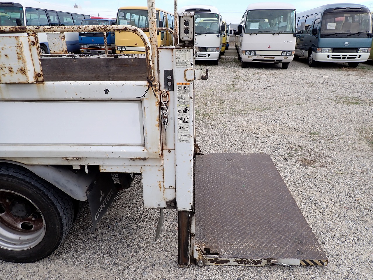 MITSUBISHI Canter