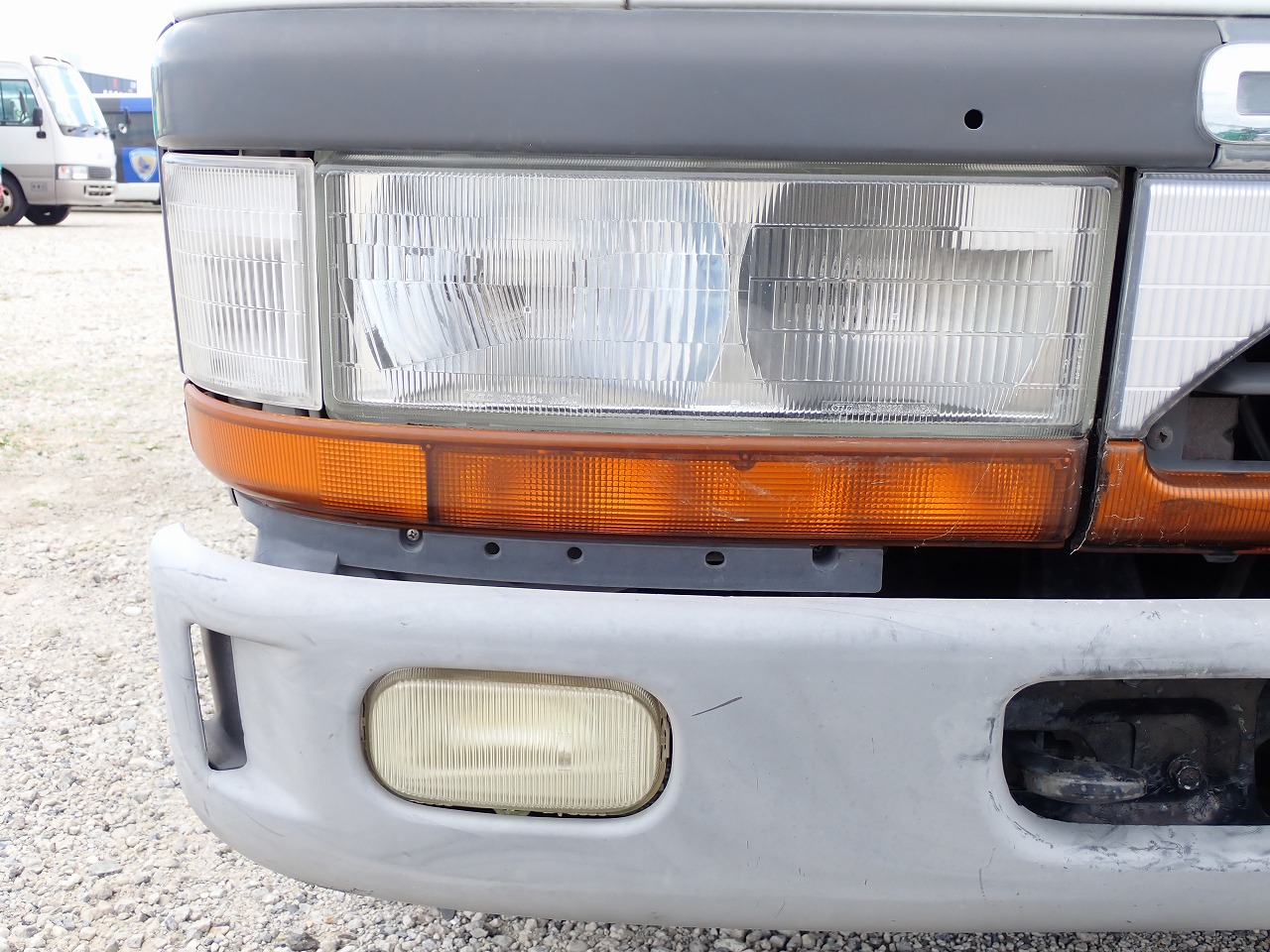 MITSUBISHI Canter