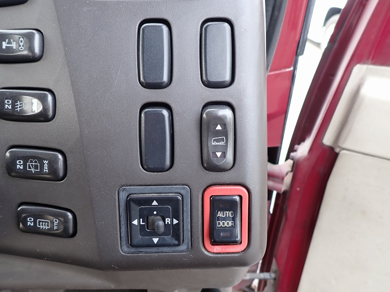 MITSUBISHI Rosa