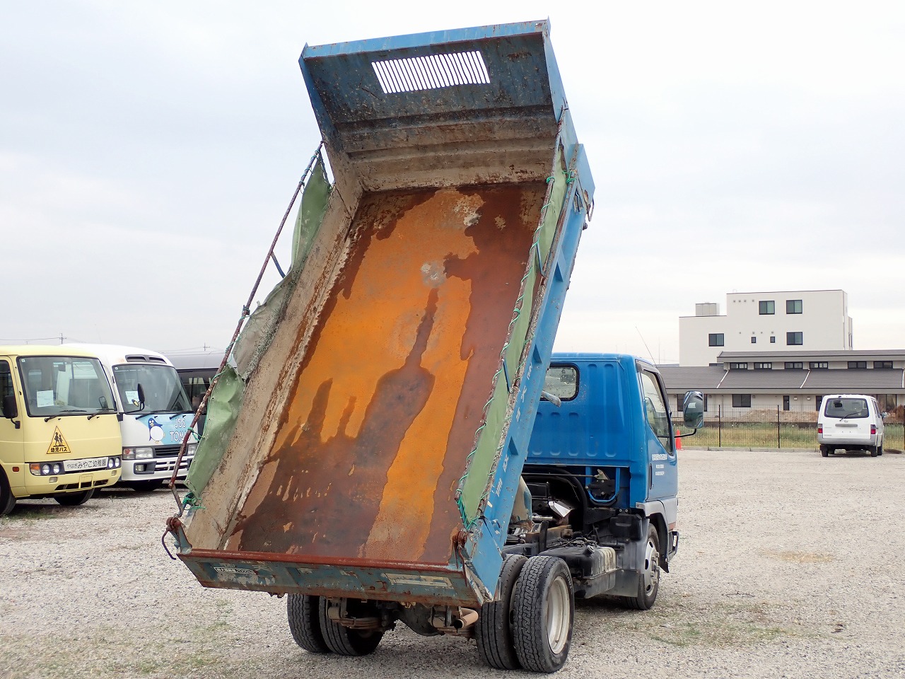 MITSUBISHI Canter