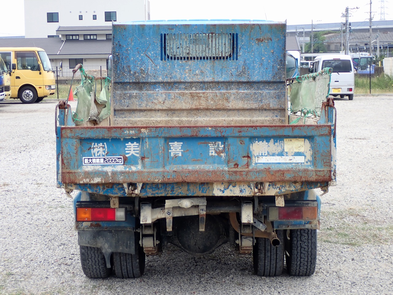 MITSUBISHI Canter