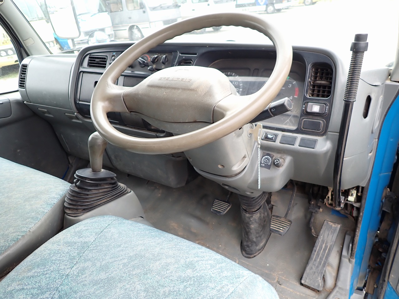 MITSUBISHI Canter