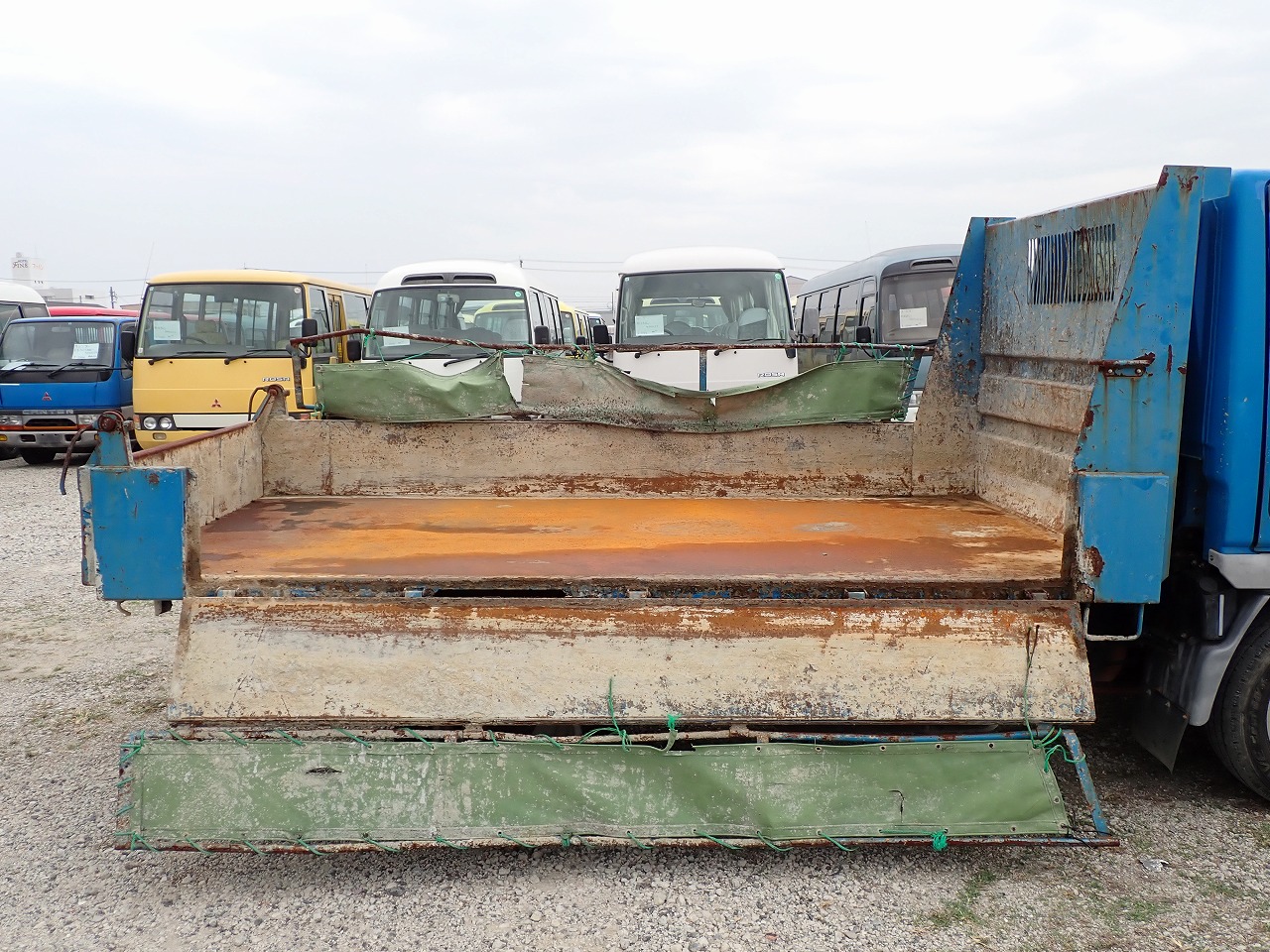 MITSUBISHI Canter