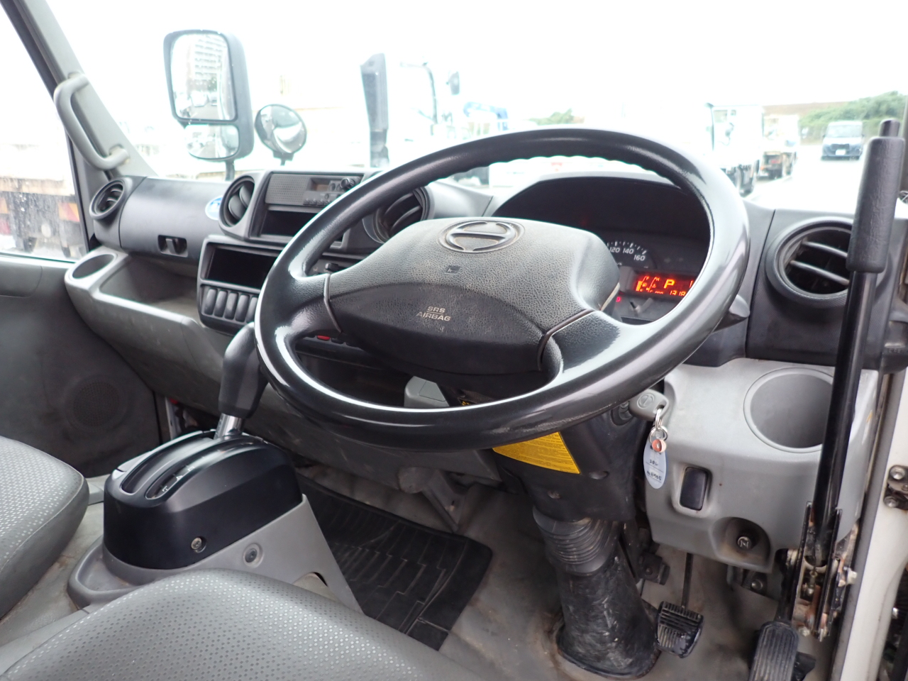 HINO Dutro