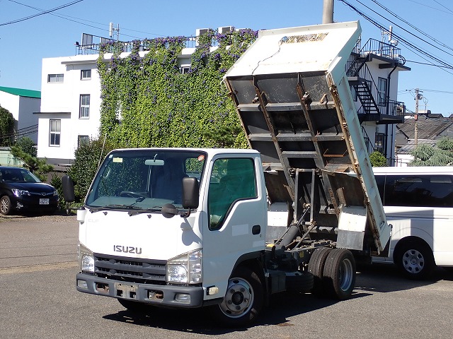 ISUZU Elf Truck