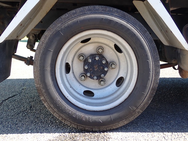 ISUZU Elf Truck