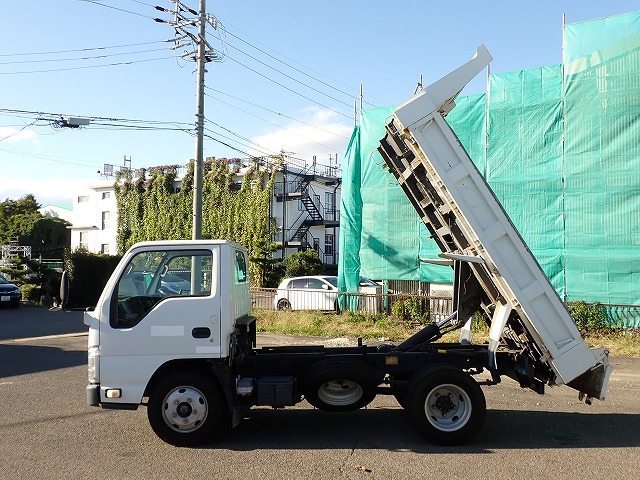 ISUZU Elf Truck