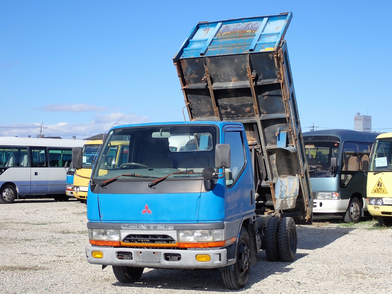 MITSUBISHI Canter