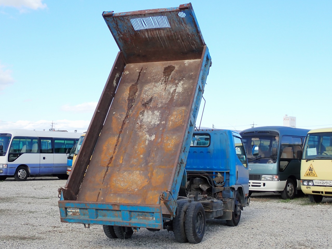 MITSUBISHI Canter