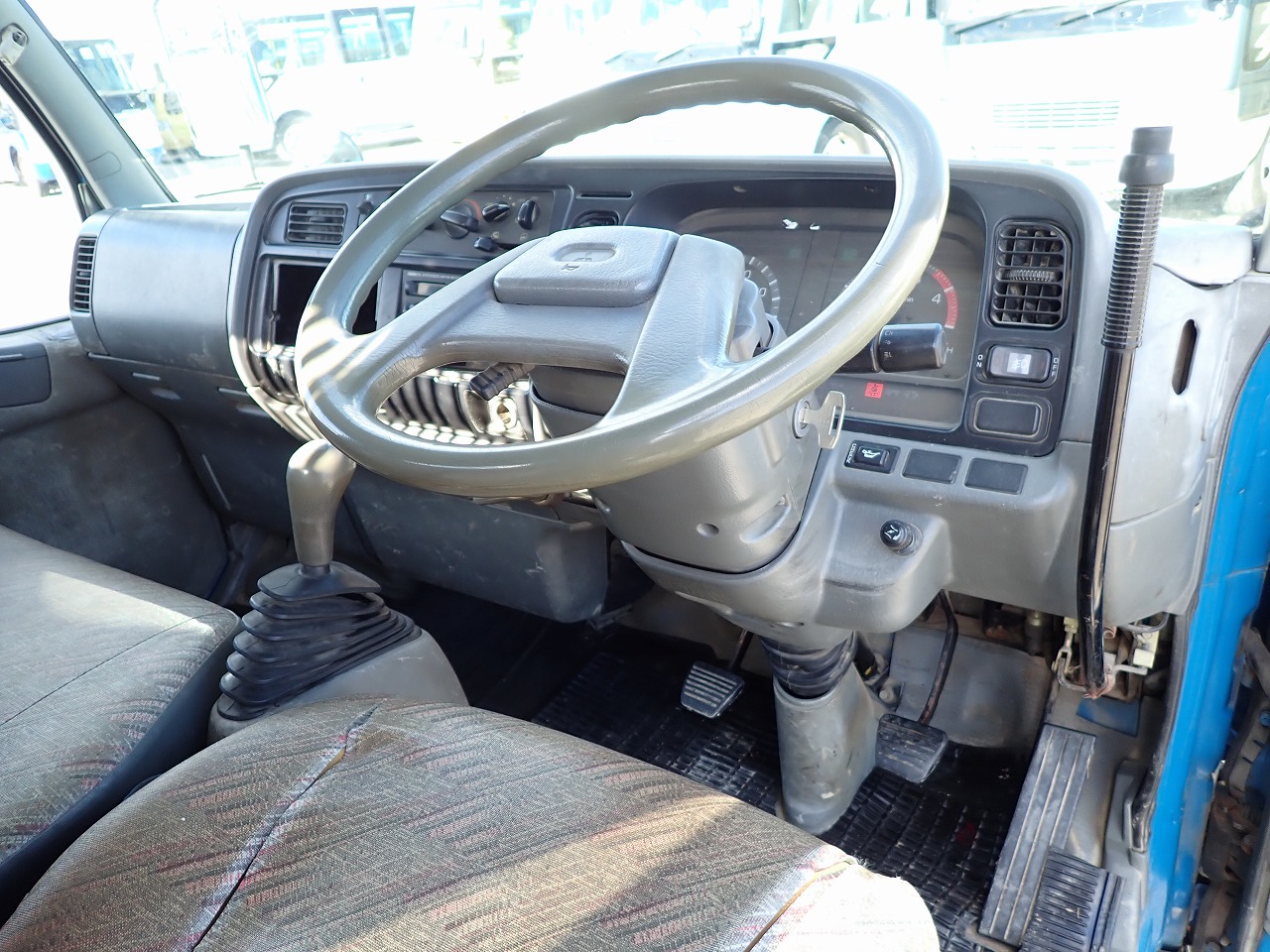 MITSUBISHI Canter