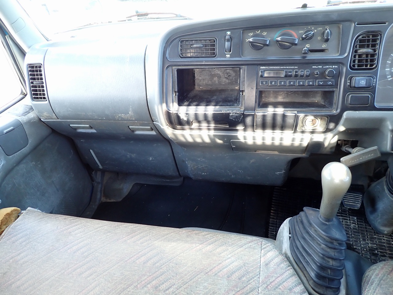 MITSUBISHI Canter