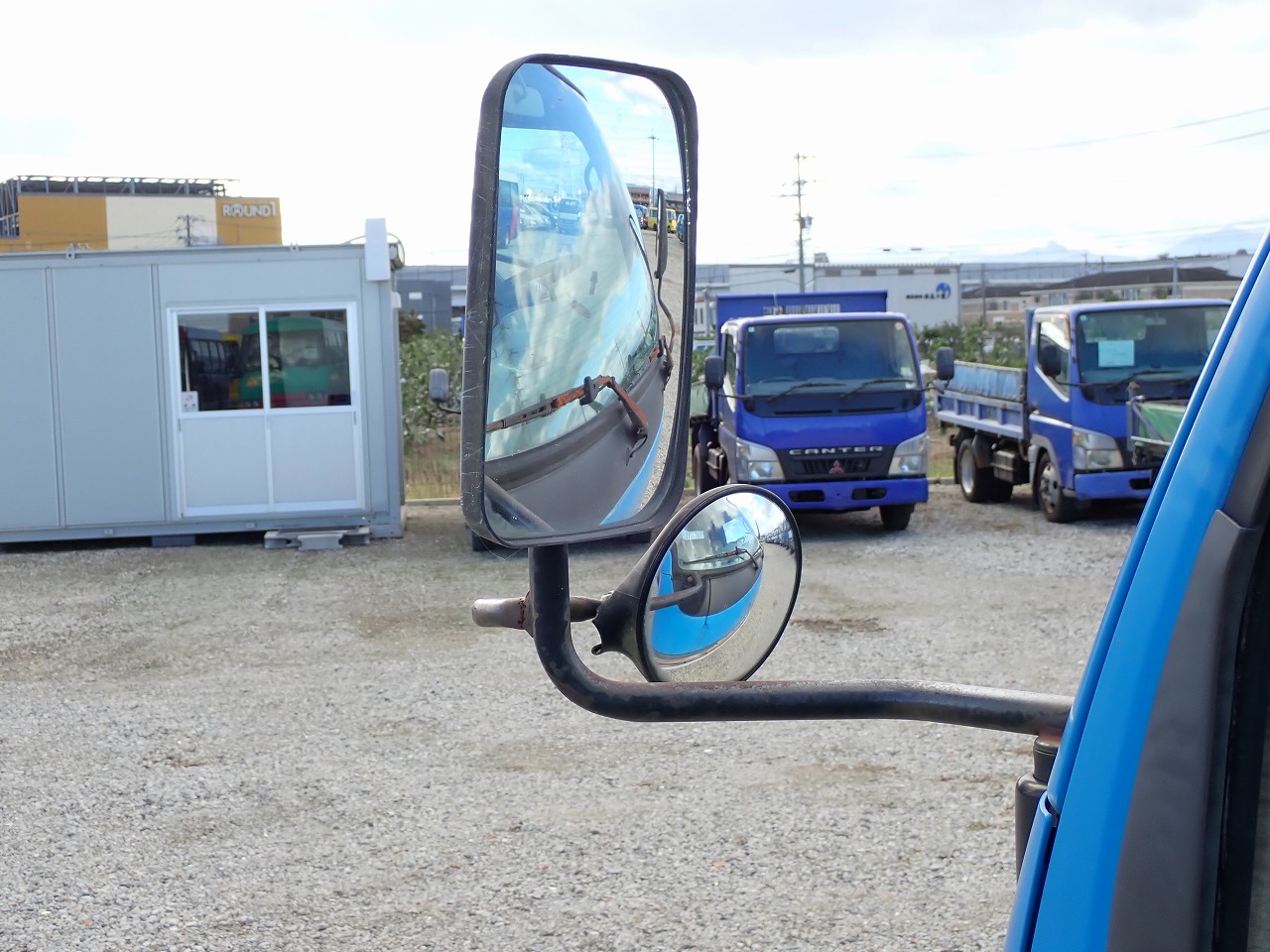 MITSUBISHI Canter