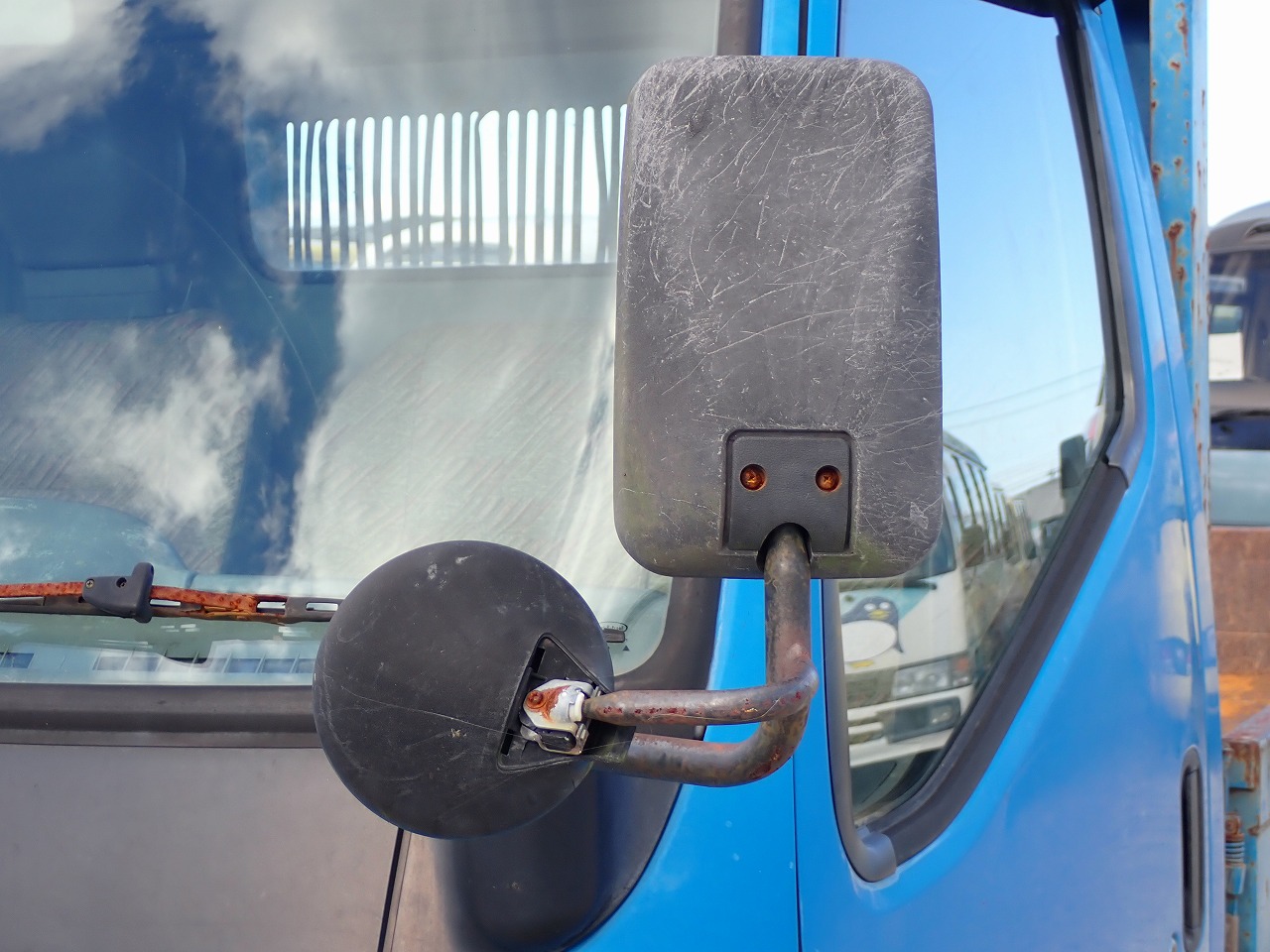 MITSUBISHI Canter