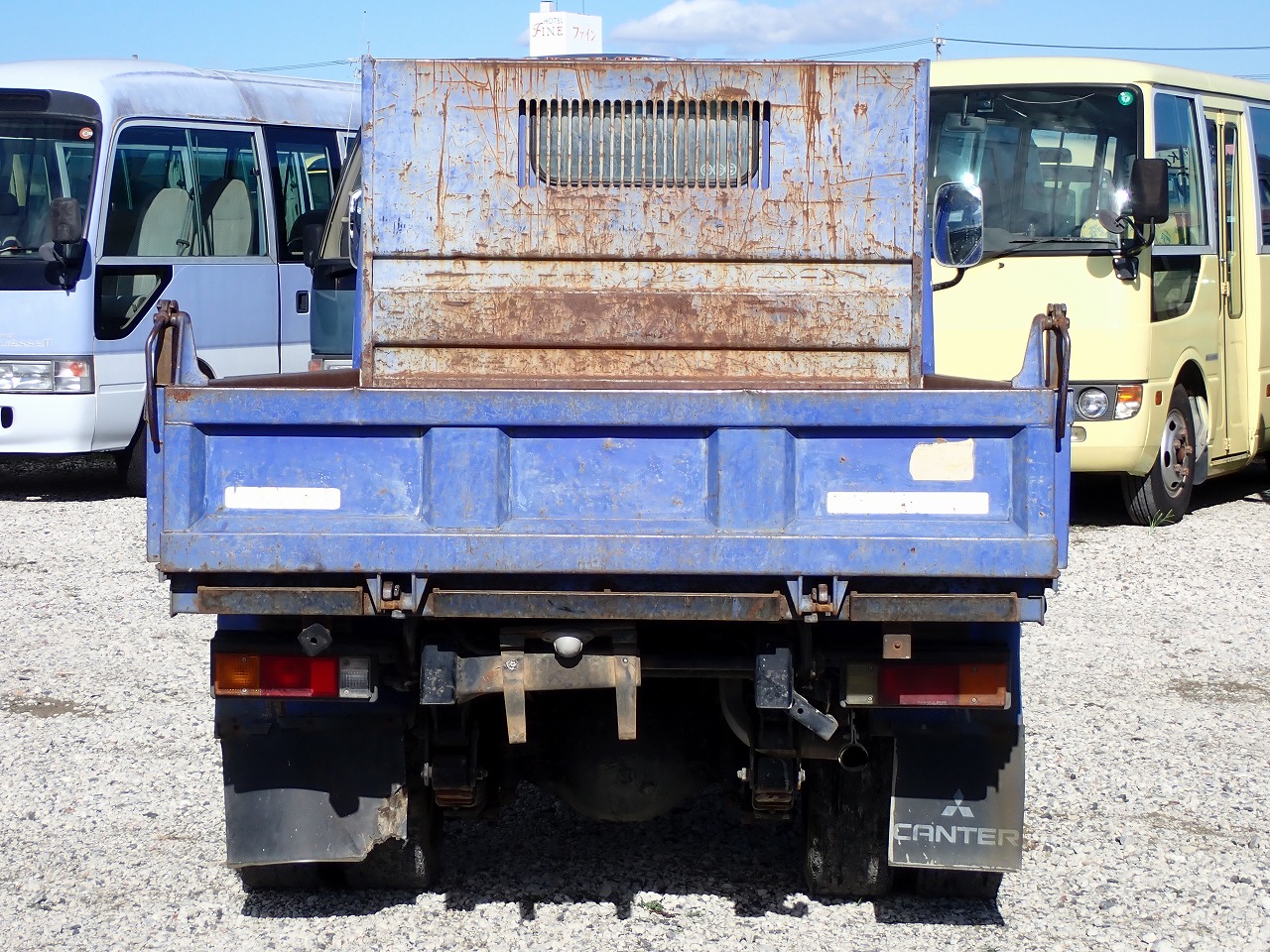 MITSUBISHI Canter
