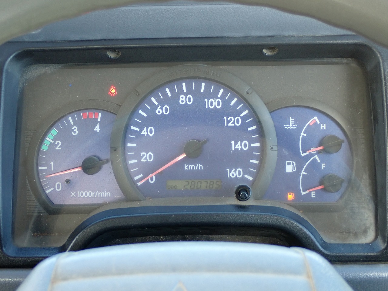 MITSUBISHI Canter