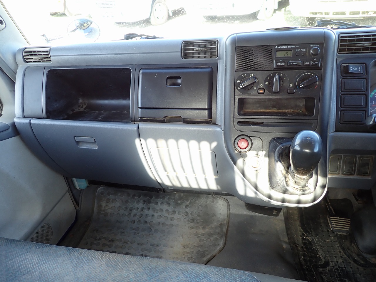MITSUBISHI Canter