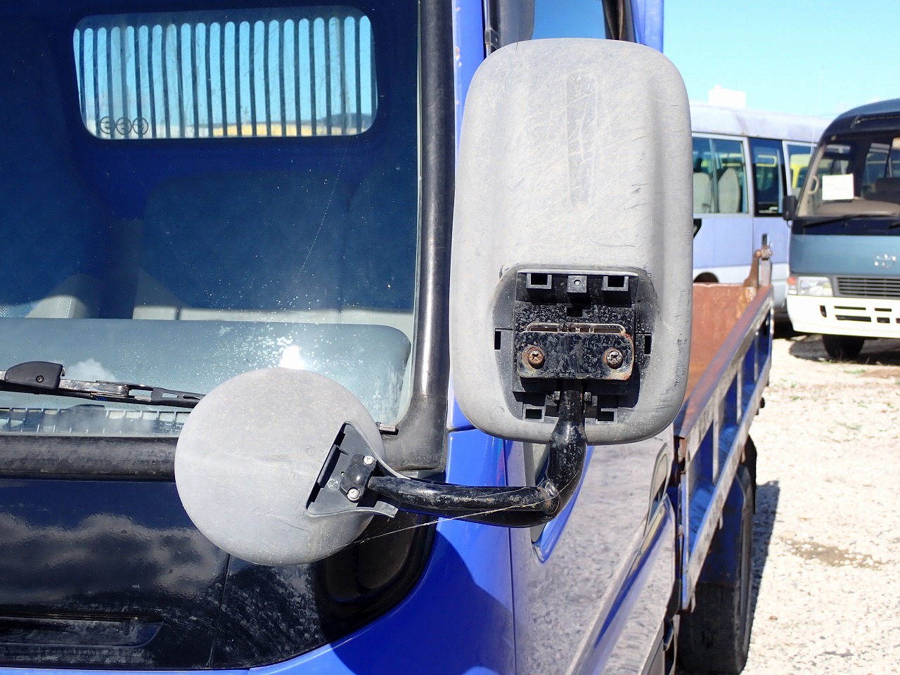 MITSUBISHI Canter