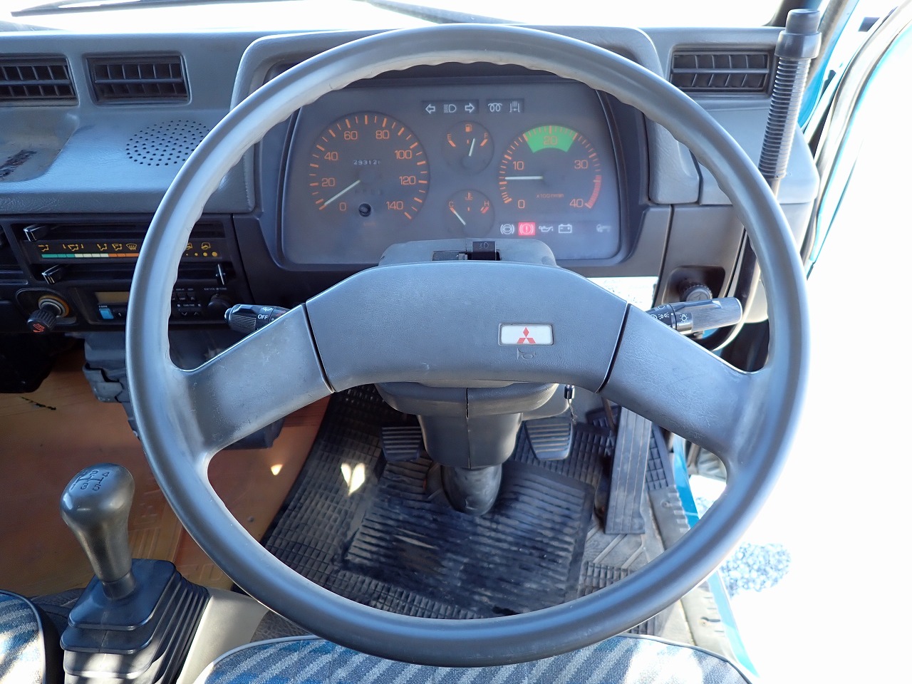 MITSUBISHI Canter