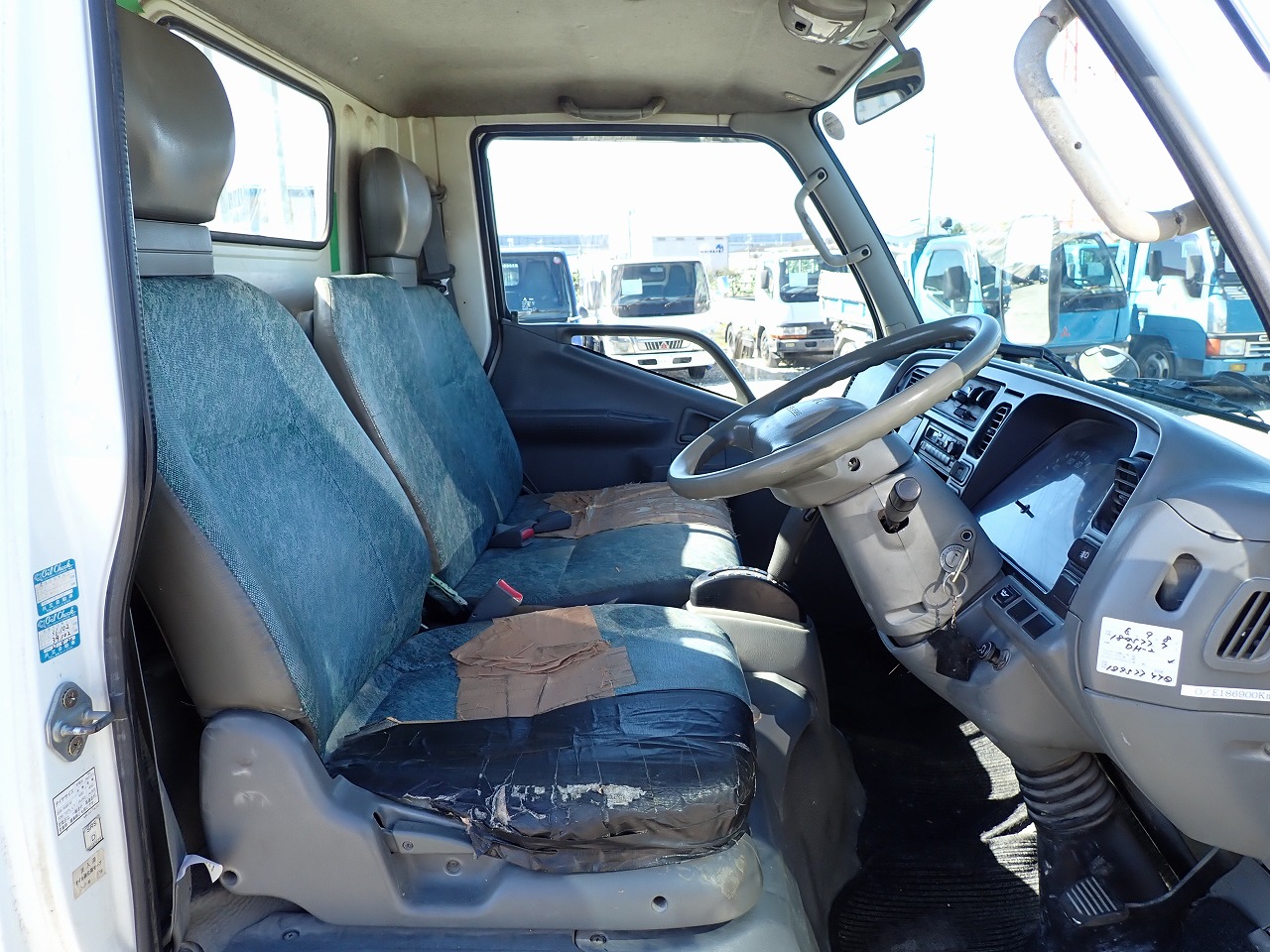 MITSUBISHI Canter