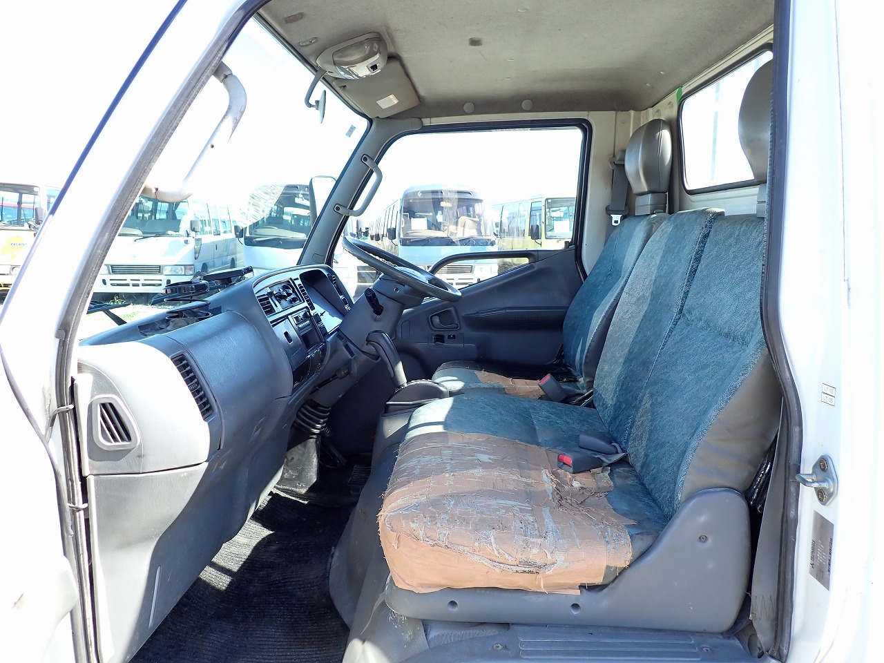MITSUBISHI Canter