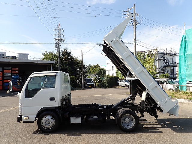 ISUZU Elf Truck
