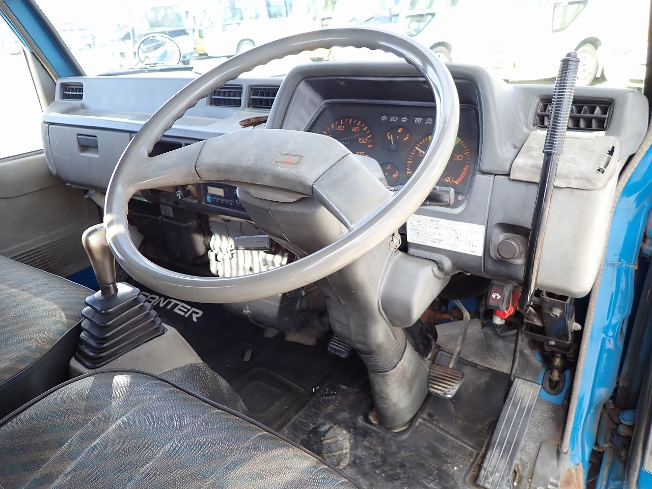 MITSUBISHI Canter
