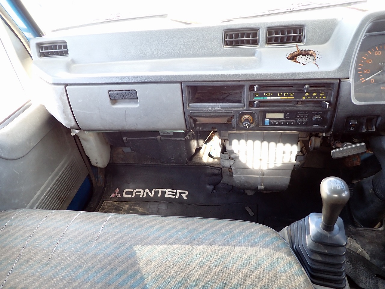 MITSUBISHI Canter