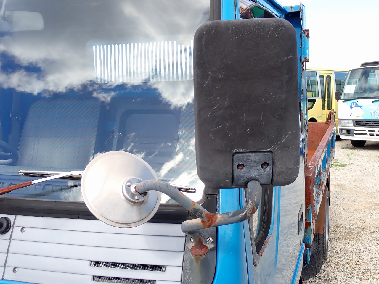 MITSUBISHI Canter