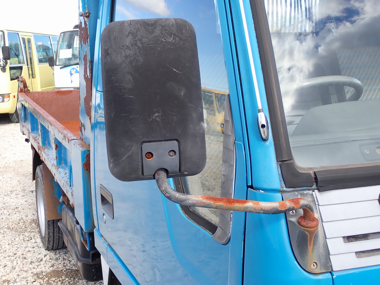 MITSUBISHI Canter