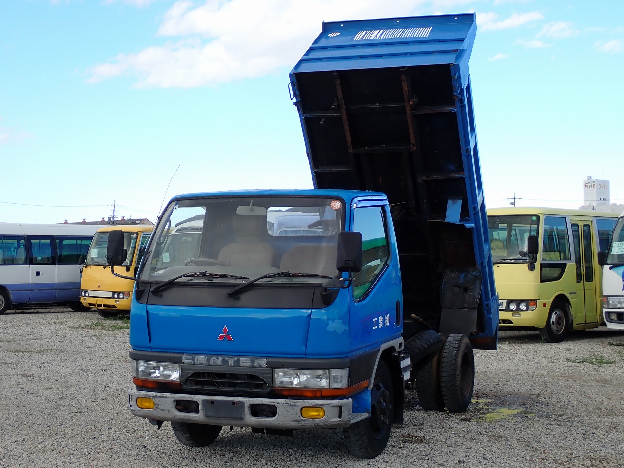 MITSUBISHI Canter