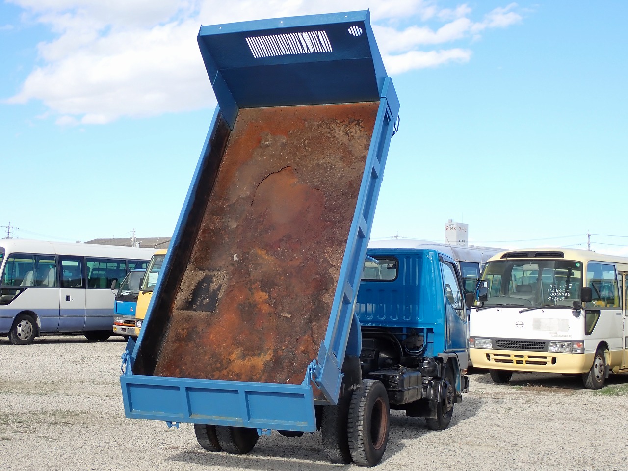 MITSUBISHI Canter