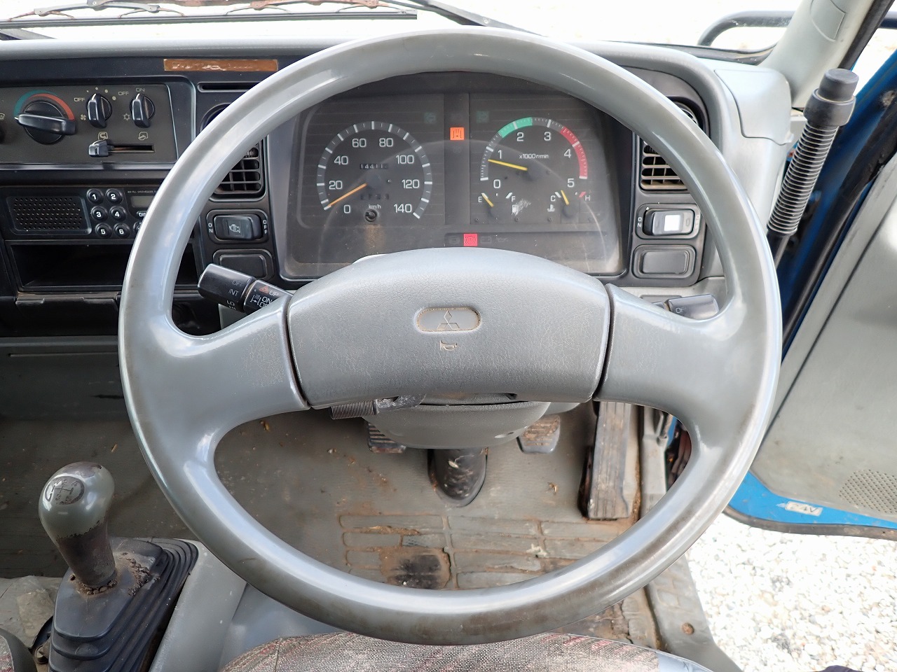 MITSUBISHI Canter