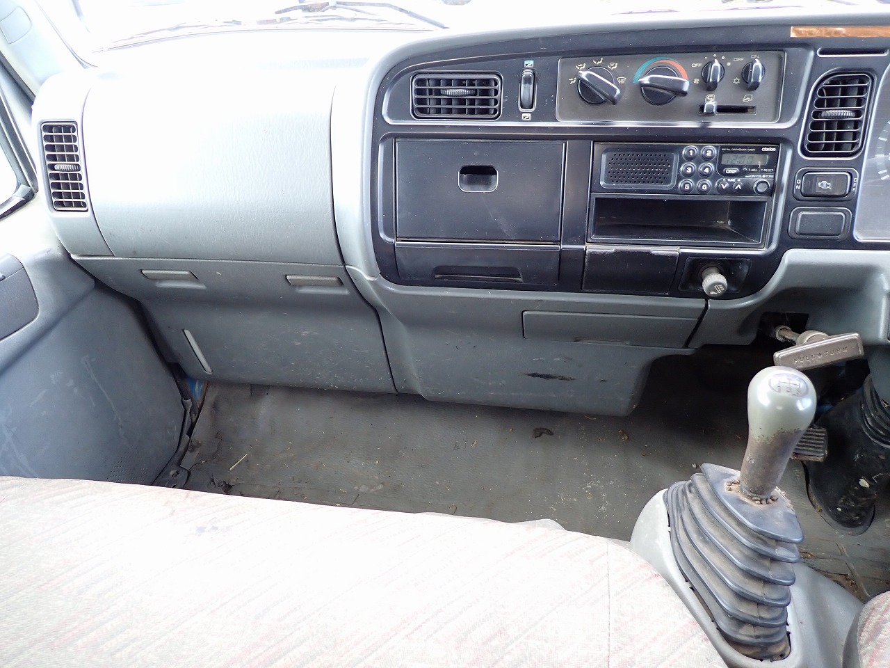 MITSUBISHI Canter