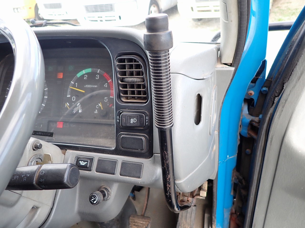 MITSUBISHI Canter
