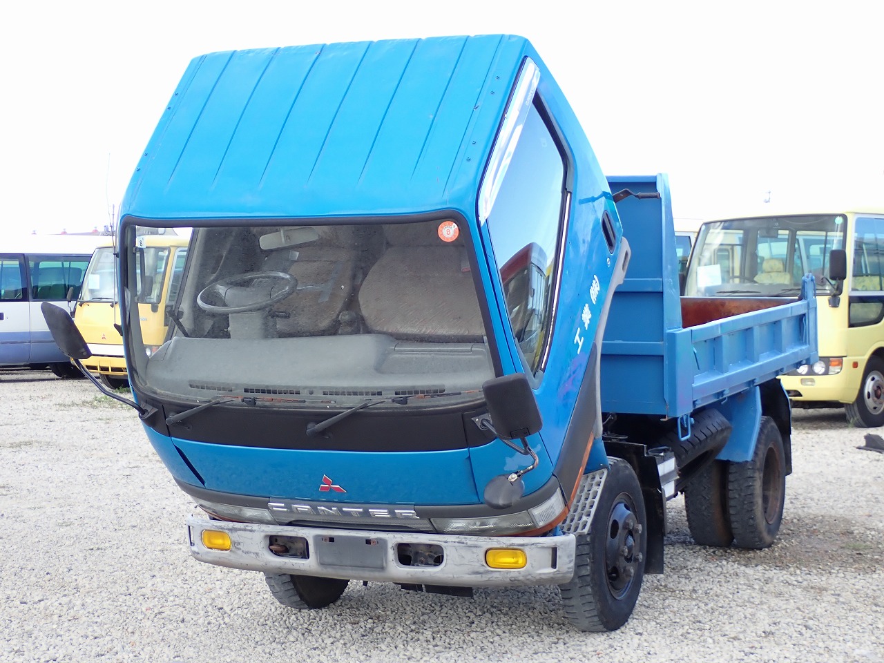 MITSUBISHI Canter