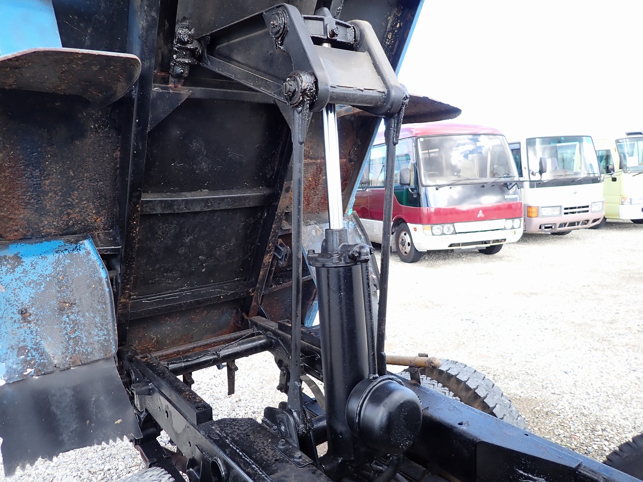 MITSUBISHI Canter